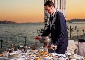 4 kişilik lüks iftar 13 bin TL’yi aşıyor