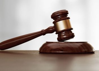 Babasını öldüren 13 yaşındaki çocuğa tahliye