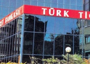 Bakan yardımcısı banka patronu oluyor