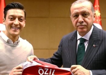 ‘Cumhurbaşkanı Erdoğan’la fotoğrafı Mesut Özil’in sonu oldu’