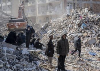 Deprem sonrası 74 vatandaşın kimlik tespit çalışmaları sürüyor