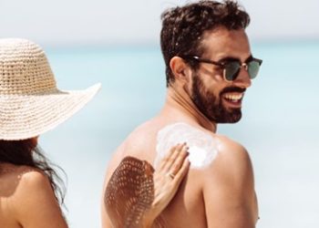 “Kokusuz ve parfümsüz güneş kremi kullanın”