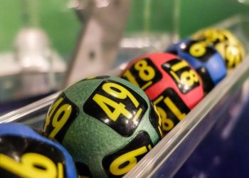 Piyangodan büyük ödülü kazanan eski eşine dava açıyor