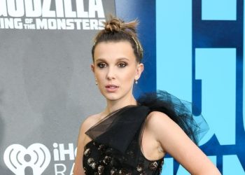 Stranger Things yıldızı Millie Bobby Brown tam 233 milyon TL’yi reddetti