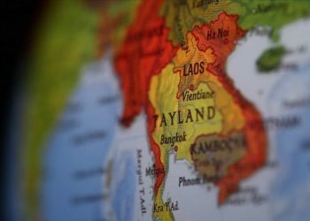 Tayland’da yaşlı ABD’lileri dolandırarak 87 milyon dolarlık vurgun yapan çeteye operasyon