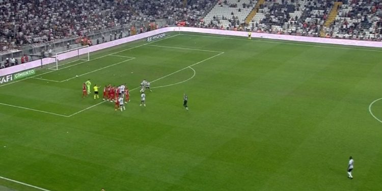 Beşiktaş-Pendikspor maçının son anlarında olay çıktı
