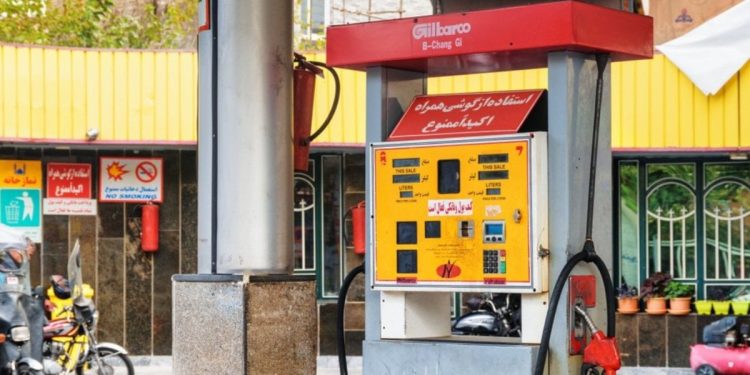 İran’da ‘ultra ucuz akaryakıt’ krizi