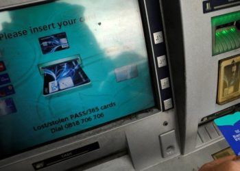 İrlanda’da ATM’ler fazla para verdi, bankalarda kuyruk oluştu