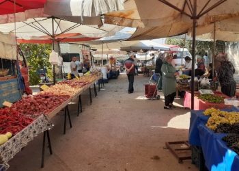 Pazardaki vatandaşın sözleri yürek burktu: Canımız çekiyor alamıyoruz…