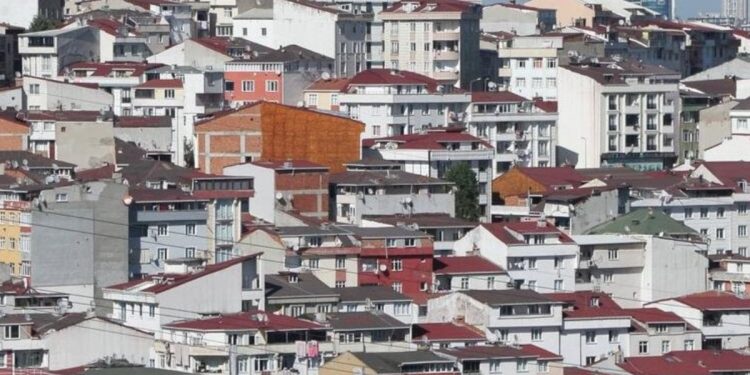 Öğrenciler ev arayışında, emlak dolandırıcıları iş başında