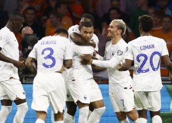 Fransa deplasmanda Hollanda’yı ateşe atıp EURO 2024 vizesi aldı!
